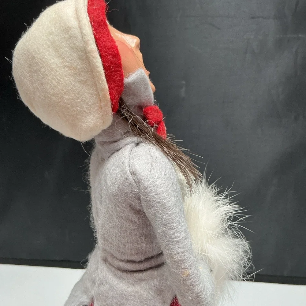 Byers Choice 1995 Limited Edition 34/100 Girl White Fur Muff Plaid Skirt RARE
